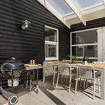 3 Bedroom Cozy In *