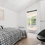 3 Bedroom Cozy In Holiday home Tarm