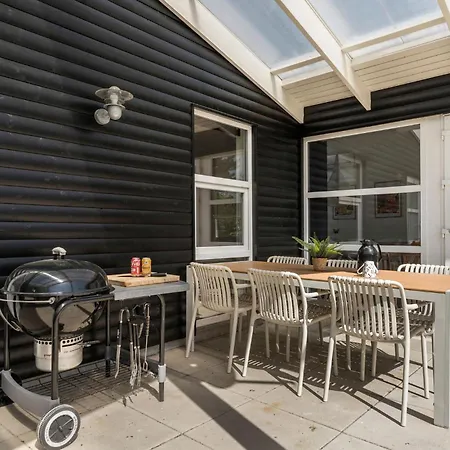 3 Bedroom Cozy In *
