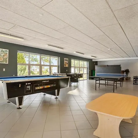 3 Bedroom Cozy In Feriehus