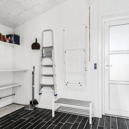 3 Bedroom Cozy In Feriehus