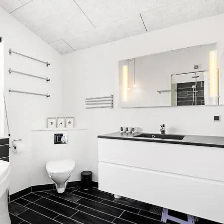 3 Bedroom Cozy In Feriehus Tarm