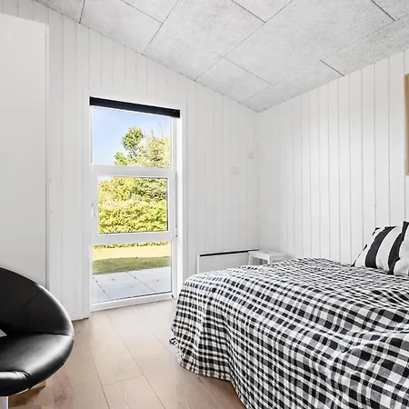 3 Bedroom Cozy In Feriehus *