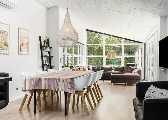 בית נופש 3 Bedroom Cozy In *