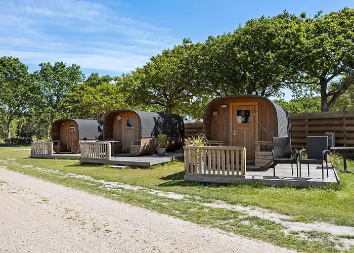 3 Bedroom Cozy In 펜션 Tarm